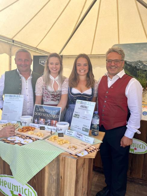 Karl Neuhofer, Obmann der ARGE Heumilch und DI Johannes Fankhauser, Sektionschef im Landwirtschaftsministerium